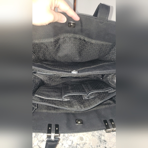 Liz Claiborne Black Leather And Nylon Shoulder Purse - Picture 7 of 11